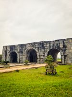 Monumentales Tor der Zitadelle der Ho-Dynastie, UNESCO-Weltkulturerbe in Vietnam &ndash; &copy; Marie Dittrich (Eberhardt TRAVEL)
