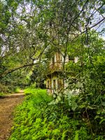 Verlassene Gebäude mitten im Dschungel des Cúc Phương Nationalparks, Vietnam &ndash; &copy; Marie Dittrich (Eberhardt TRAVEL)