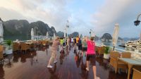 Halongbucht - Tai Chi Kurs &ndash; &copy; Petra Hady (Eberhardt TRAVEL)