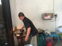 096 Chauffeur beim Kochen.JPG