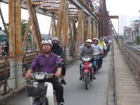Auf der Eisenbahnbrücke