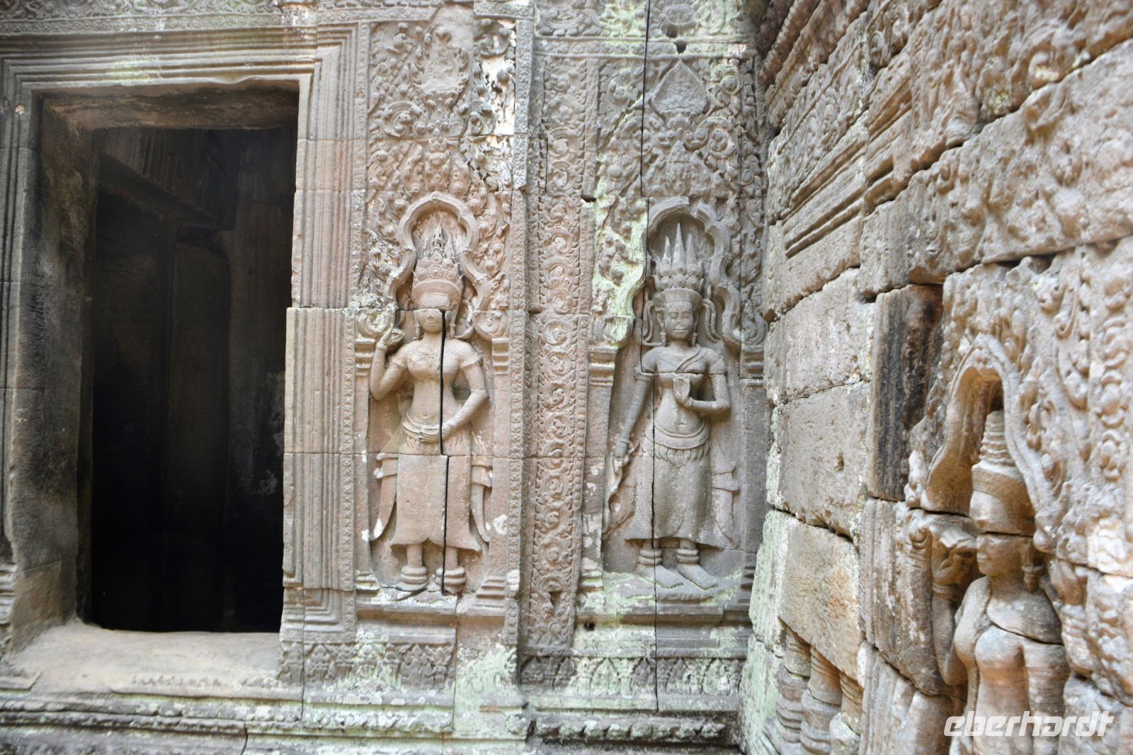kunstvolle Reliefs