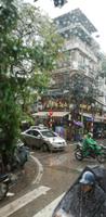 regnerisches Hanoi und wilder Verkehr