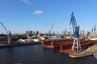 Auslaufen aus dem Hamburger Hafen