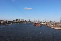 Auslaufen aus dem Hamburger Hafen