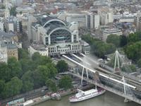 London - London Eye , Blick auf den Bahnhof