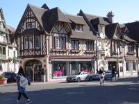 Deauville, Spaziergang durch den Ort