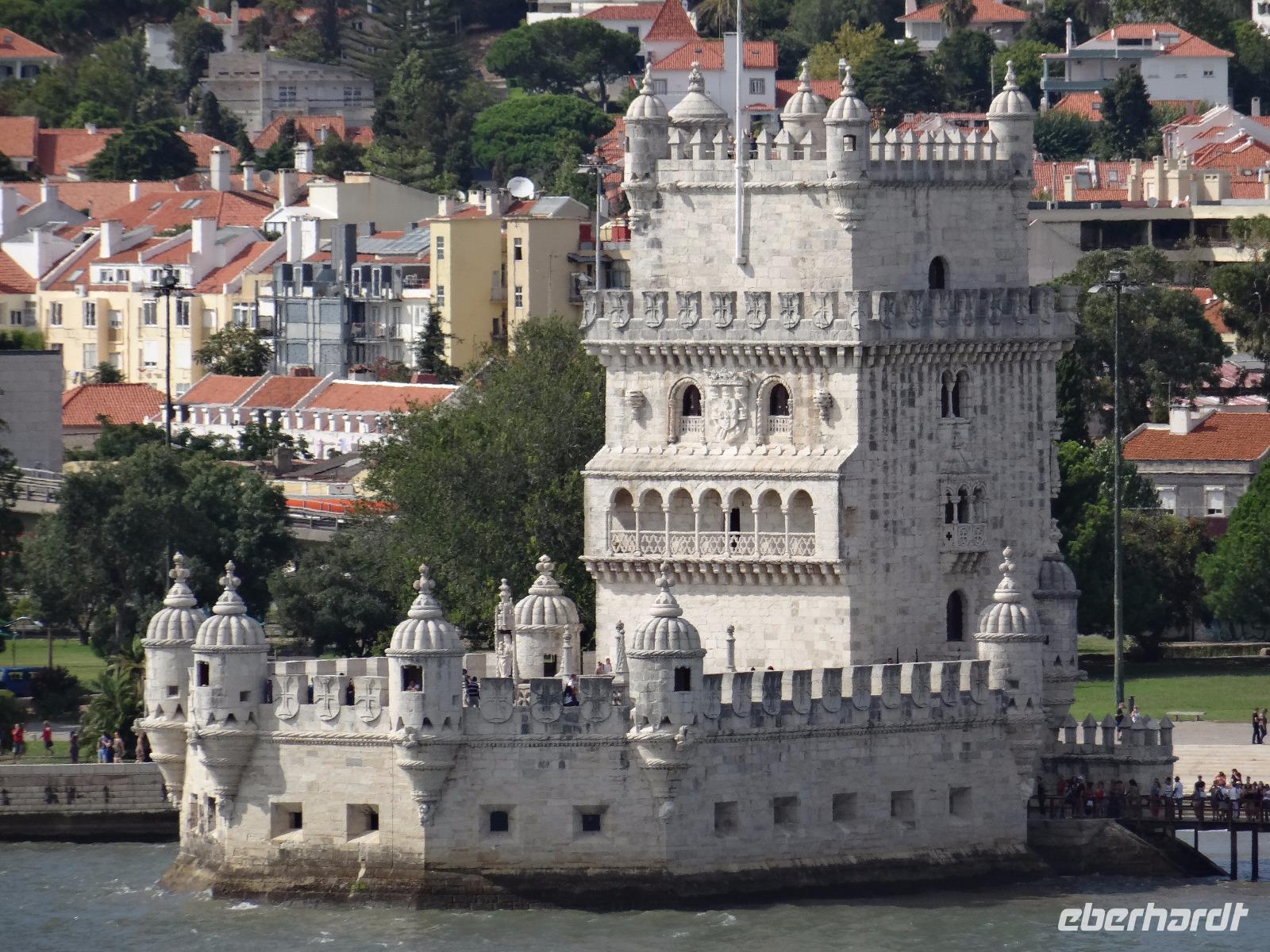 Lissabon - Ausfahrt aus den Hafen, Torre de Belem