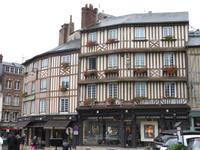 Normandie - Honfleur - typische Fachwerkhäuser