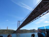 Lissabon - Auslaufen - Fahrt durch die Brücke des 25.April