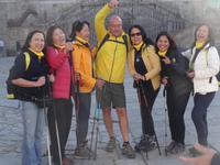 Santiago de Compostela -  Pilger vor der Kathedrale