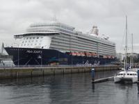 die Mein Schiff 3 im Hafen von La Coruna