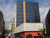 Barcelona - Spaziergang durchs gotische Viertel, Haus mit katalonischer Flagge + Picasso