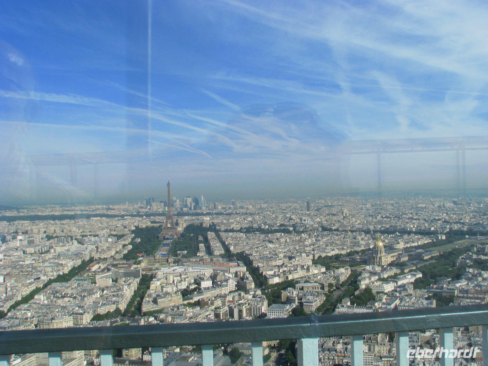 Blick zum Wahrzeichen von Paris 