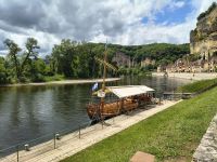 La Roque-Gegeac: Gabare am Ufer der Dordogne &ndash; &copy; Beate Schroedter (Eberhardt TRAVEL)