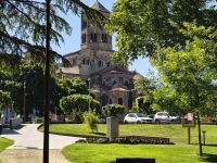 Issoire St. Austremoine &ndash; &copy; Beate Schroedter (Eberhardt TRAVEL)