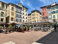 Le Puy-en-Velay: Marktplatz &ndash; &copy; Beate Schroedter (Eberhardt TRAVEL)