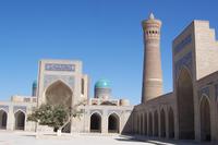Medrese Ulug Beg und Kaljan-Minarett
