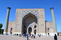 Usbekistan - Ulugh-Beg-Madrasa am Registan-Platz in Samarkand