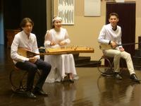 Studenten beim Konzert