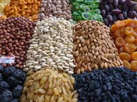 Stand mit Trockenfrüchten, 