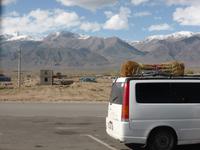 Foto-Stopp unterwegs mit Blick zum Tien-Schan