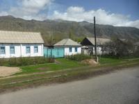 typische Häuser in den Dörfern, Kirgistan