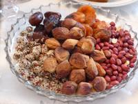 Nuß-Teller, zu Besuch bei der Gastfamilie