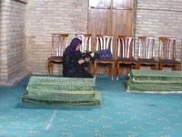 eine Frau beim Beten