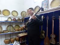 Vorführung der einheimischen Musikinstrumente in der Scher-Dor-Medresse, Samarkand