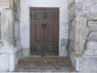 eine aus Holz geschnitzte Tür, Registan in Samarkand