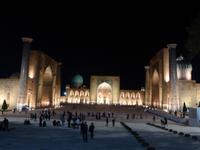 Registan-Platz am Abend, Samarkand