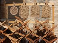 Schnitzer-Werkstatt in Chiwa, Koranhalter