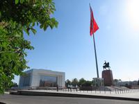 Wachablösung am Historischen Museum von Bishkek