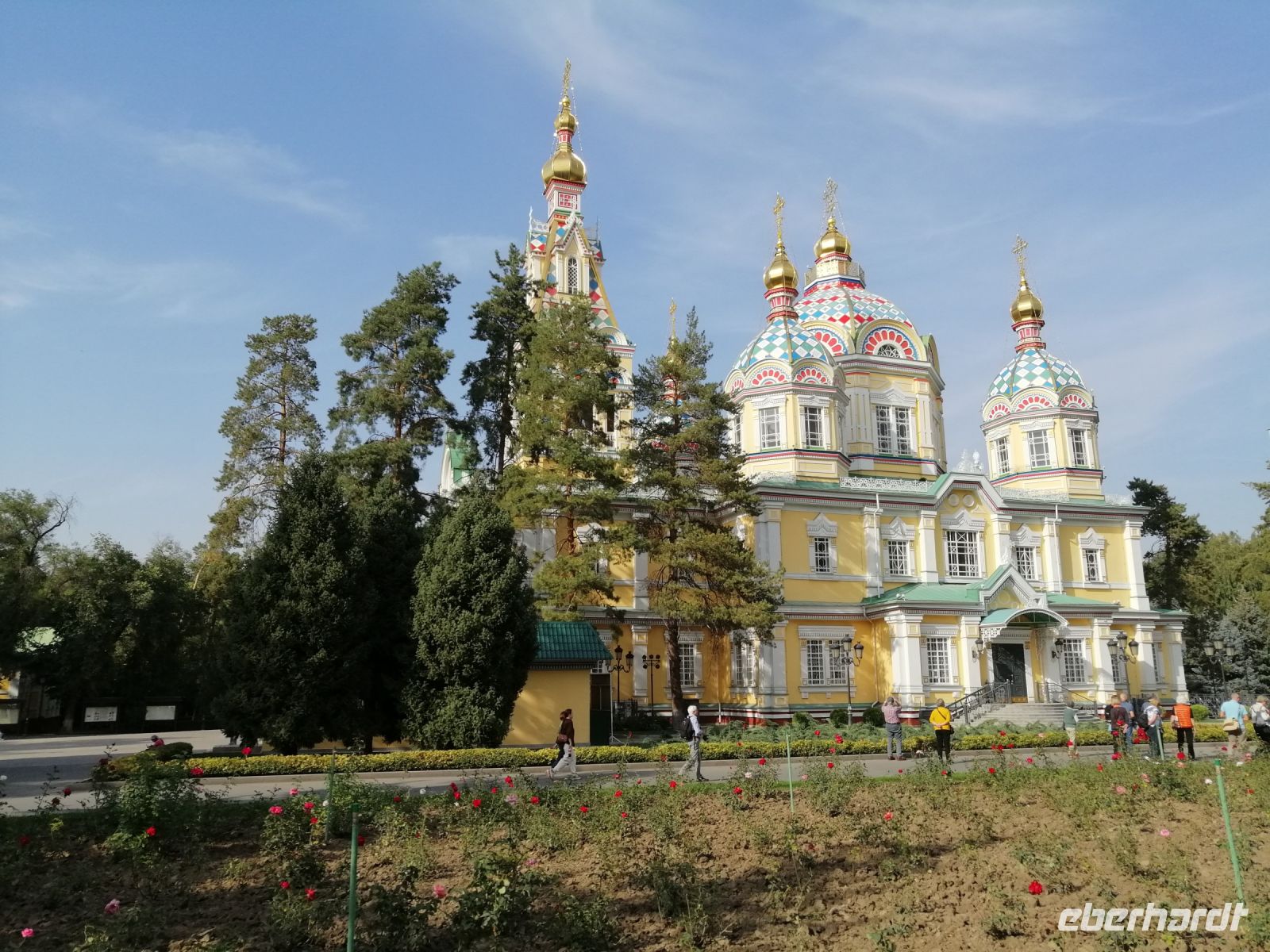Stadterkundungstour durch Almaty: orthodoxe Himmelsfahrt-Kathedrale