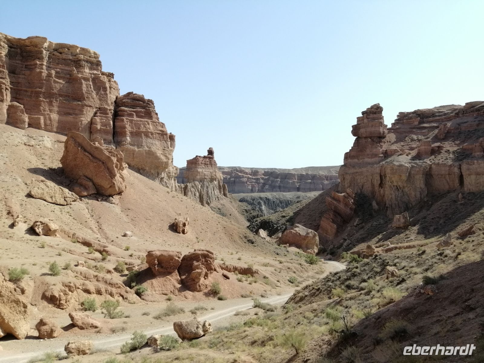 im „Tal der Schlösser“ - im Charyn-Canyon
