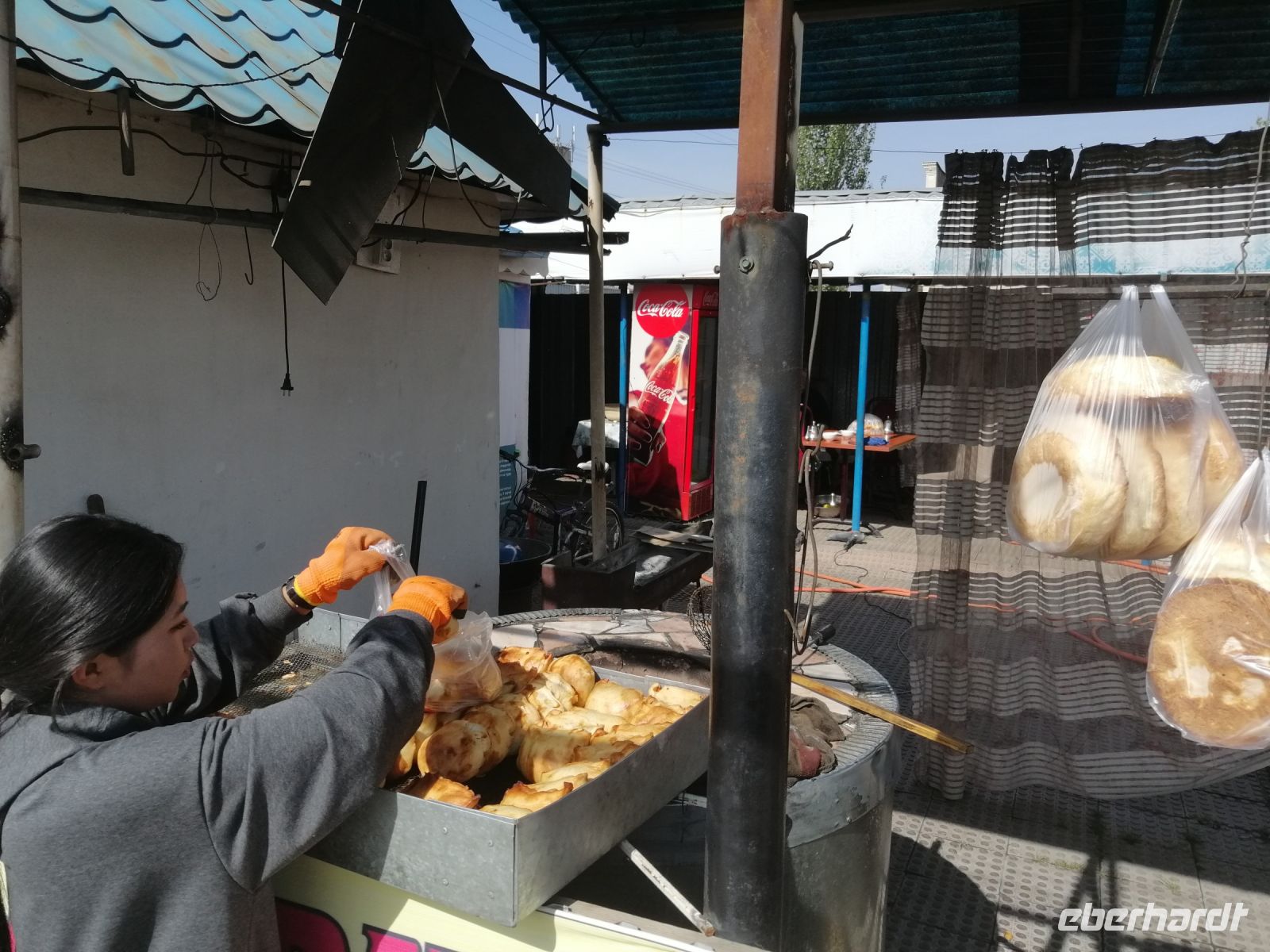 Samsa kaufen direkt aus dem Ofen: lecker!