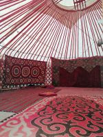 Aufenthaltsraum für Gäste im Jurtencamp