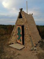 WC-Häuschen im Jurtencamp