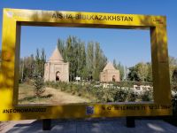 Besichtigung von Mausoleen Aischa-Bibi und Babadschi-Hatun, bei Taraz