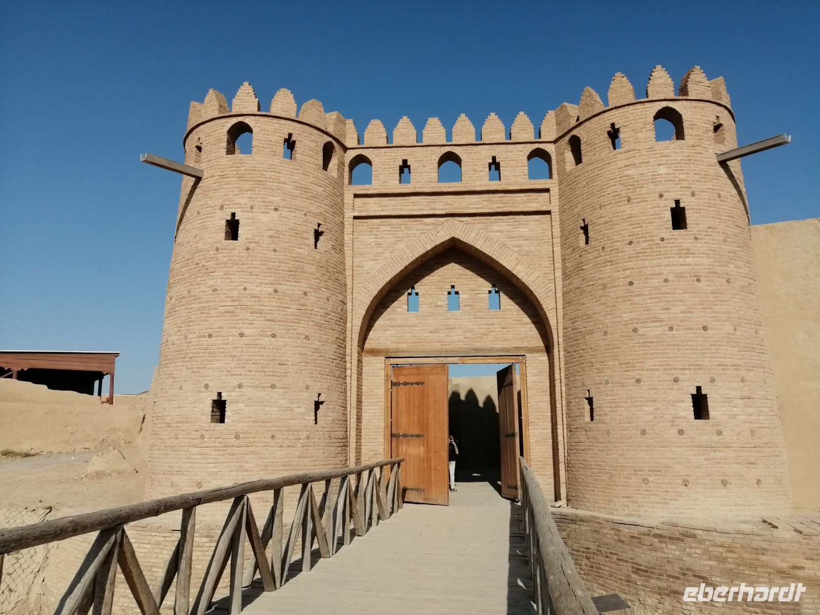 Besichtigung des Freilichtmuseums Otrar, Tor 
