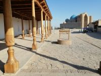 Freilichtmuseum in Turkestan, Blick von der Moschee zum Ahmed-Jassewi-Mausoleum