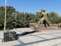 Stadtrundgang durch Taschkent, Denkmal für die Opfer des Erdbebens vom 26.04.1966