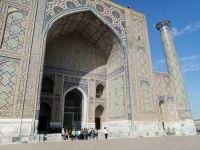 Registan-Platz in Samarkand, Ulugbek-Medresse