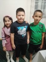 Abendessen bei Asisa, die Kinder der Familie