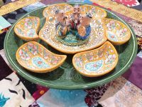 geschmackvolle Dekoration des Tisches