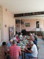 unser Mittagessen bei einer Familie in Schachrisabs
