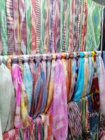 Besichtigung einer Mode-Boutique, Buchara