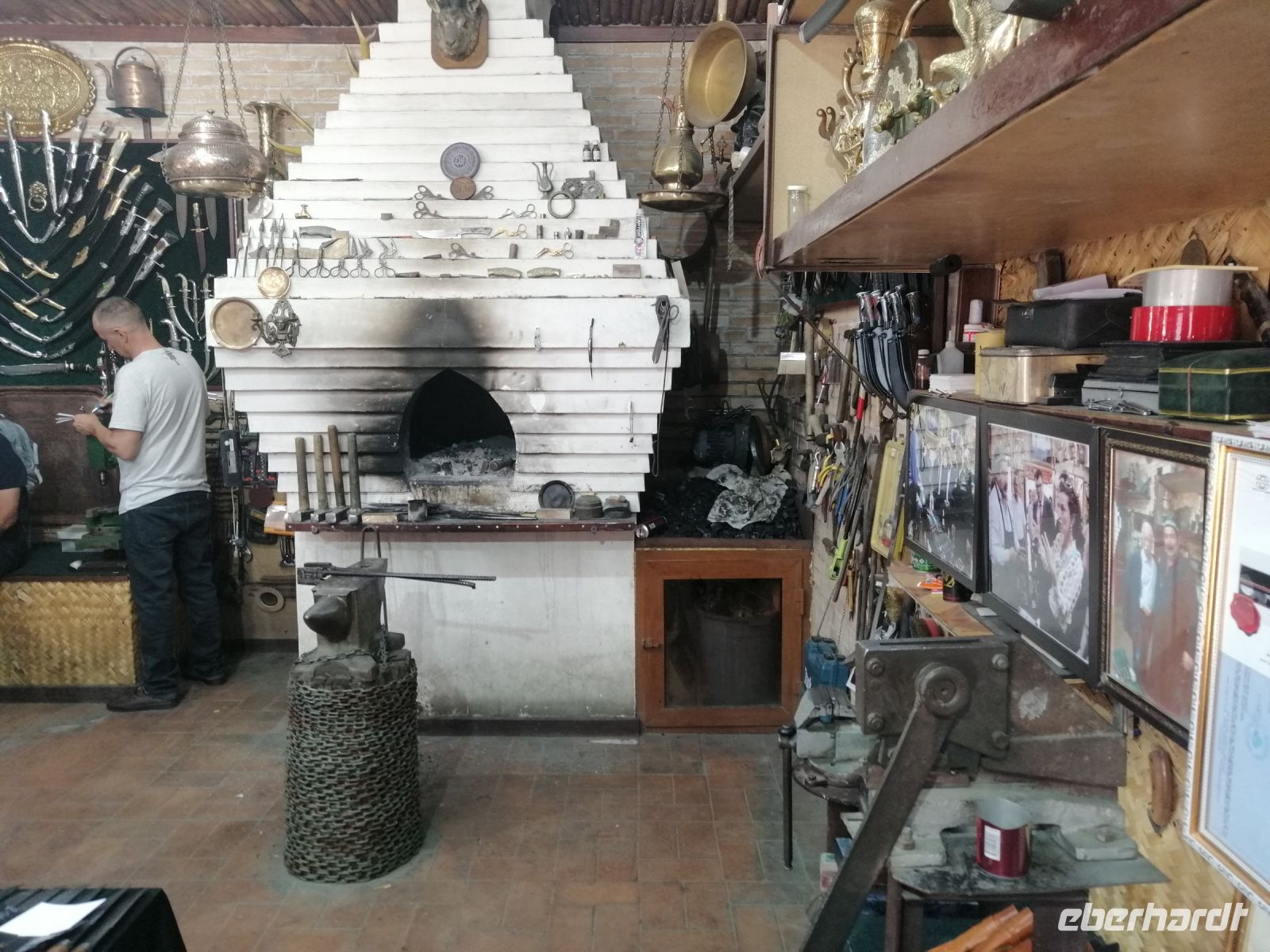 Besichtigung einer Waffenschmiede, Buchara