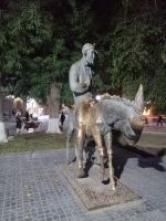 Hodscha-Nasreddin-Denkmal vor der Nodir Devon Begi Medresse, Buchara